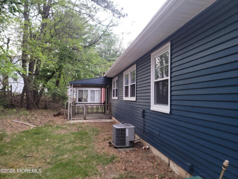 16 Chelsea Drive Whiting NJ 08759