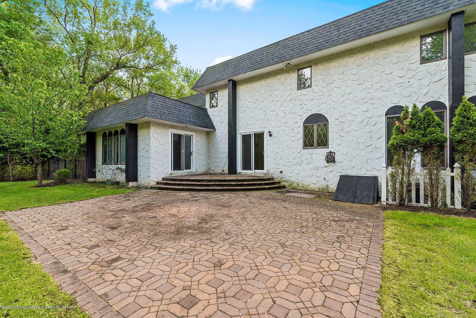 33 Heath Avenue Oakhurst NJ 07755