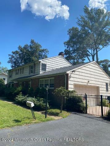 4 Ferris Court Oakhurst NJ 07755