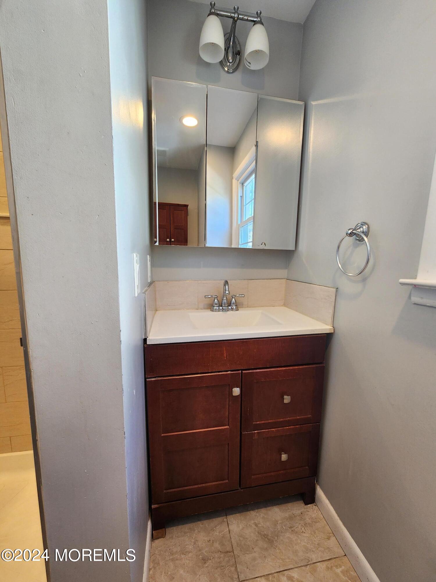 175 Seabreeze Way Keansburg NJ 07734