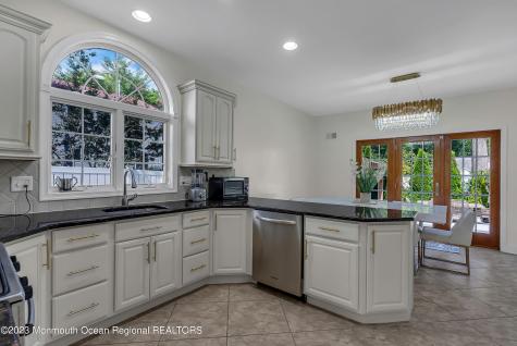 1607 Holbrook Street Oakhurst NJ 07755