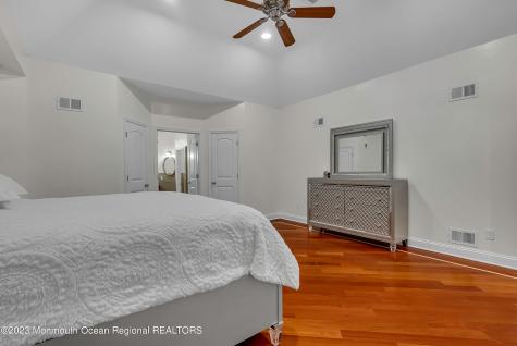 1607 Holbrook Street Oakhurst NJ 07755