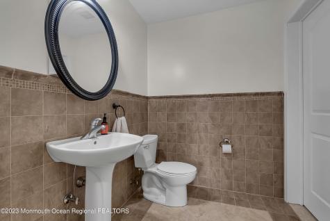 1607 Holbrook Street Oakhurst NJ 07755