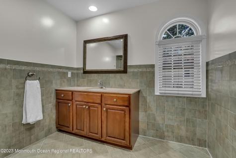 1607 Holbrook Street Oakhurst NJ 07755