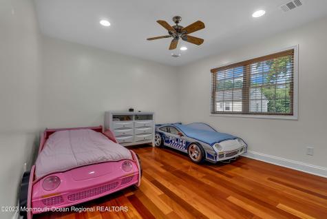1607 Holbrook Street Oakhurst NJ 07755