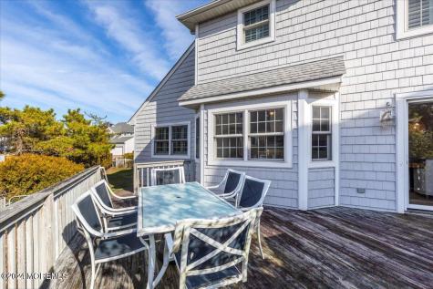 108 Glimmer Glass Circle Manasquan NJ 08736