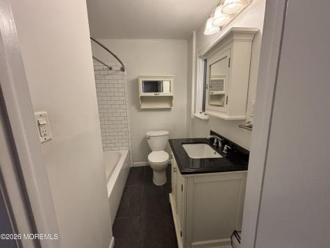 216 Manor E Red Bank NJ 07701