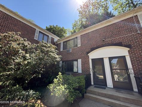 216 Manor E Red Bank NJ 07701