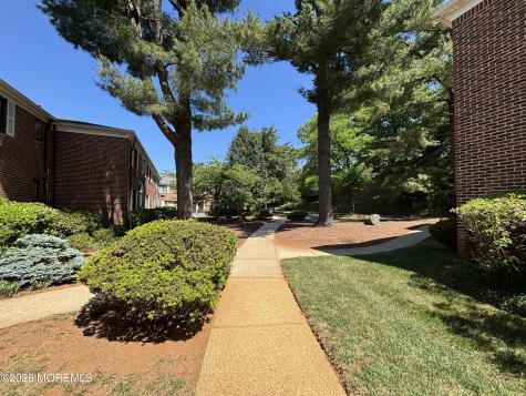 216 Manor E Red Bank NJ 07701