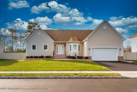 12 Cindy Court Howell NJ 07731