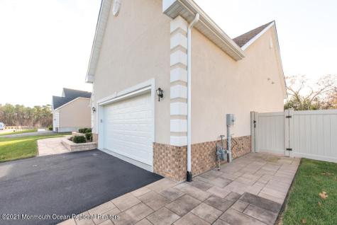 12 Cindy Court Howell NJ 07731