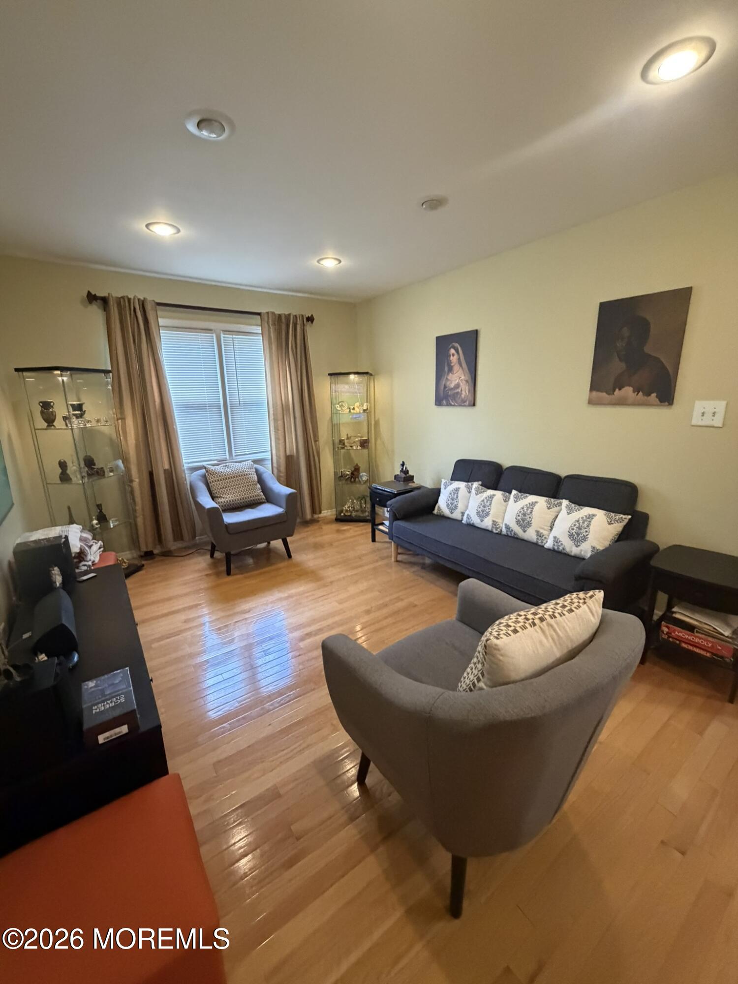 652 Holly Lane North Brunswick NJ 08902