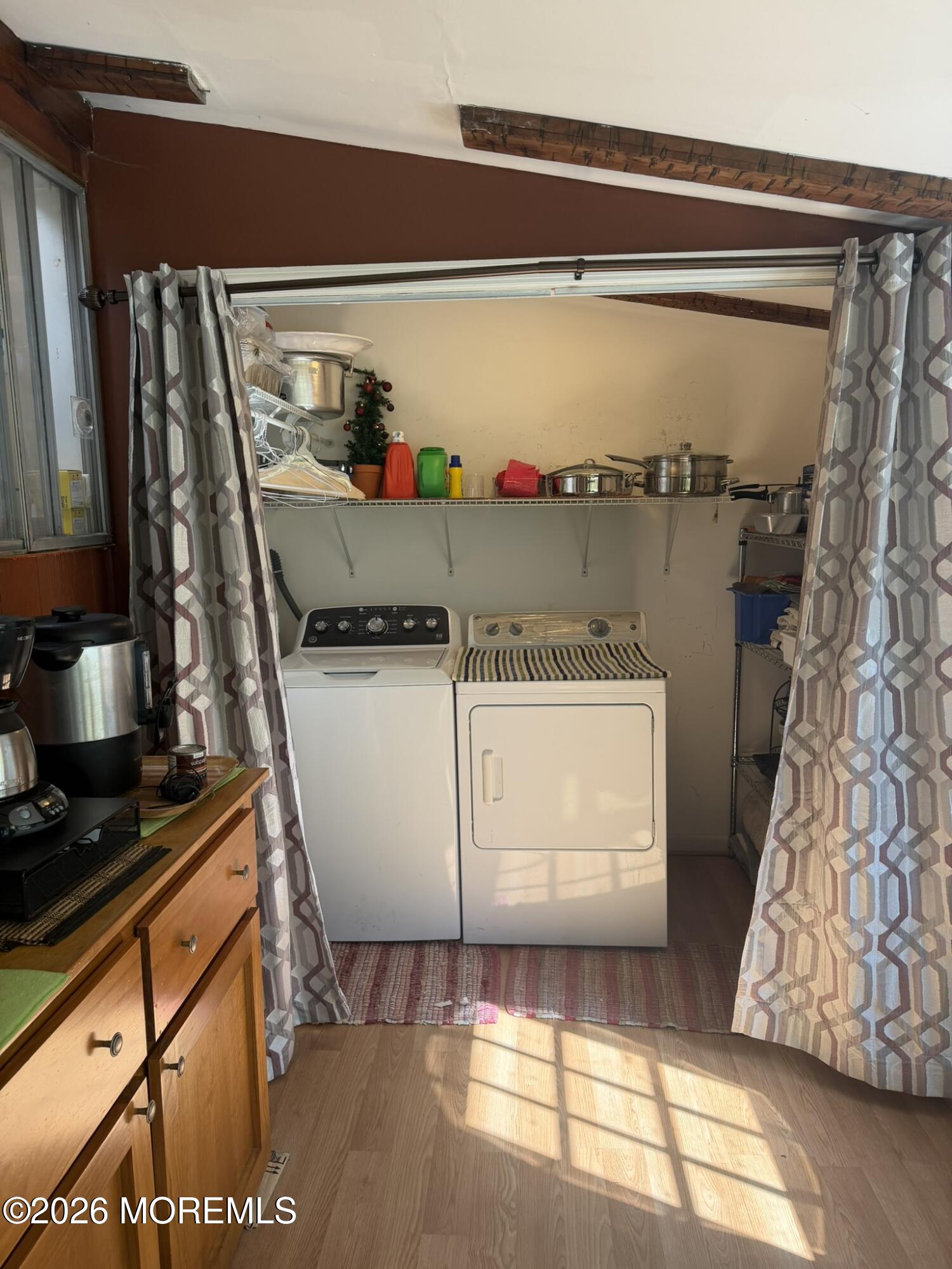 652 Holly Lane North Brunswick NJ 08902