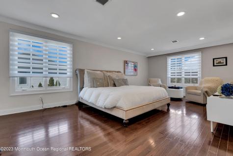 13 Valley Forge Road Eatontown NJ 07724