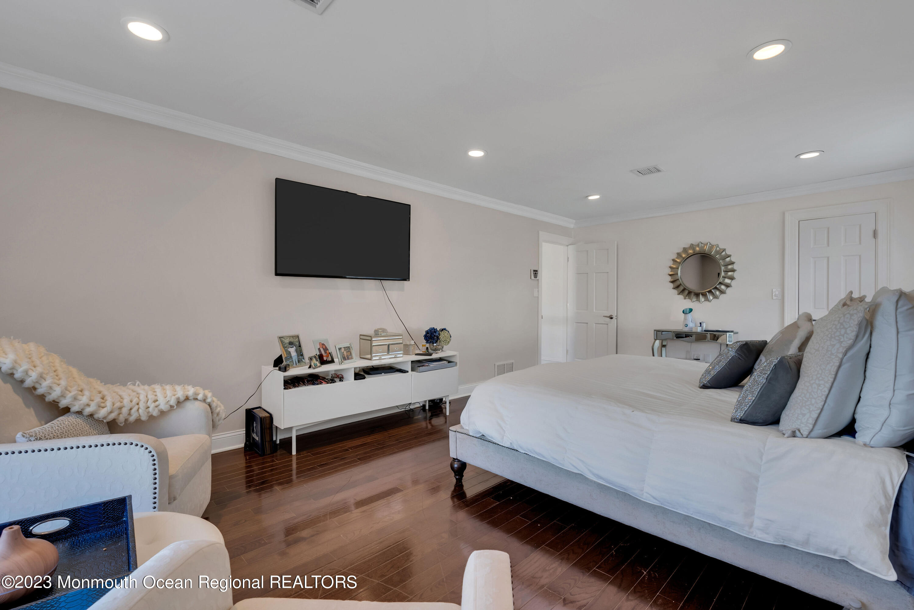 13 Valley Forge Road Eatontown NJ 07724