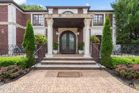 13 Valley Forge Road Eatontown NJ 07724