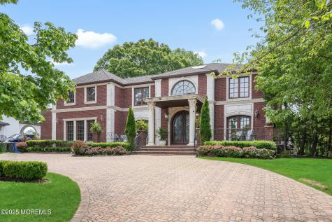 13 Valley Forge Road Eatontown NJ 07724