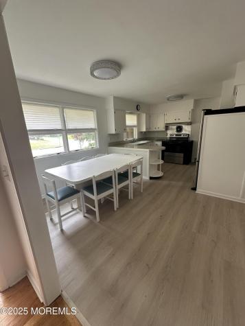 172 Larchwood Avenue Oakhurst NJ 07755