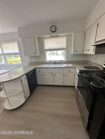 172 Larchwood Avenue Oakhurst NJ 07755