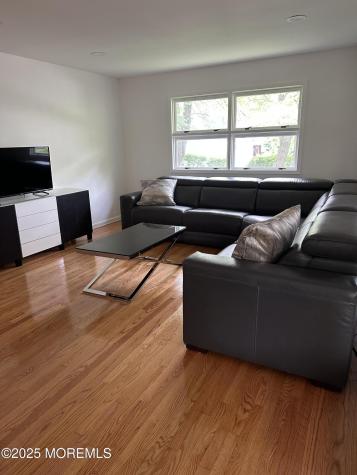 172 Larchwood Avenue Oakhurst NJ 07755