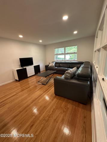 172 Larchwood Avenue Oakhurst NJ 07755