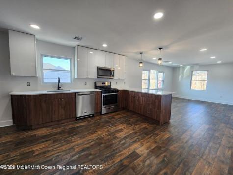 105 Summit Avenue Belford NJ 07718