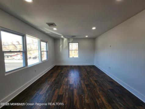 105 Summit Avenue Belford NJ 07718