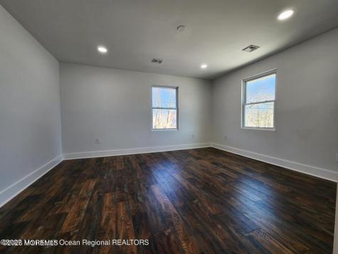 105 Summit Avenue Belford NJ 07718