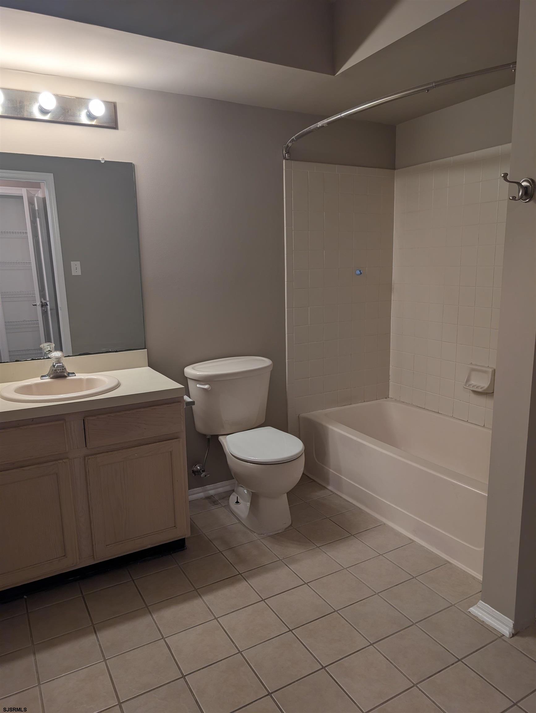 2618 Grange Hamilton Township NJ 08330