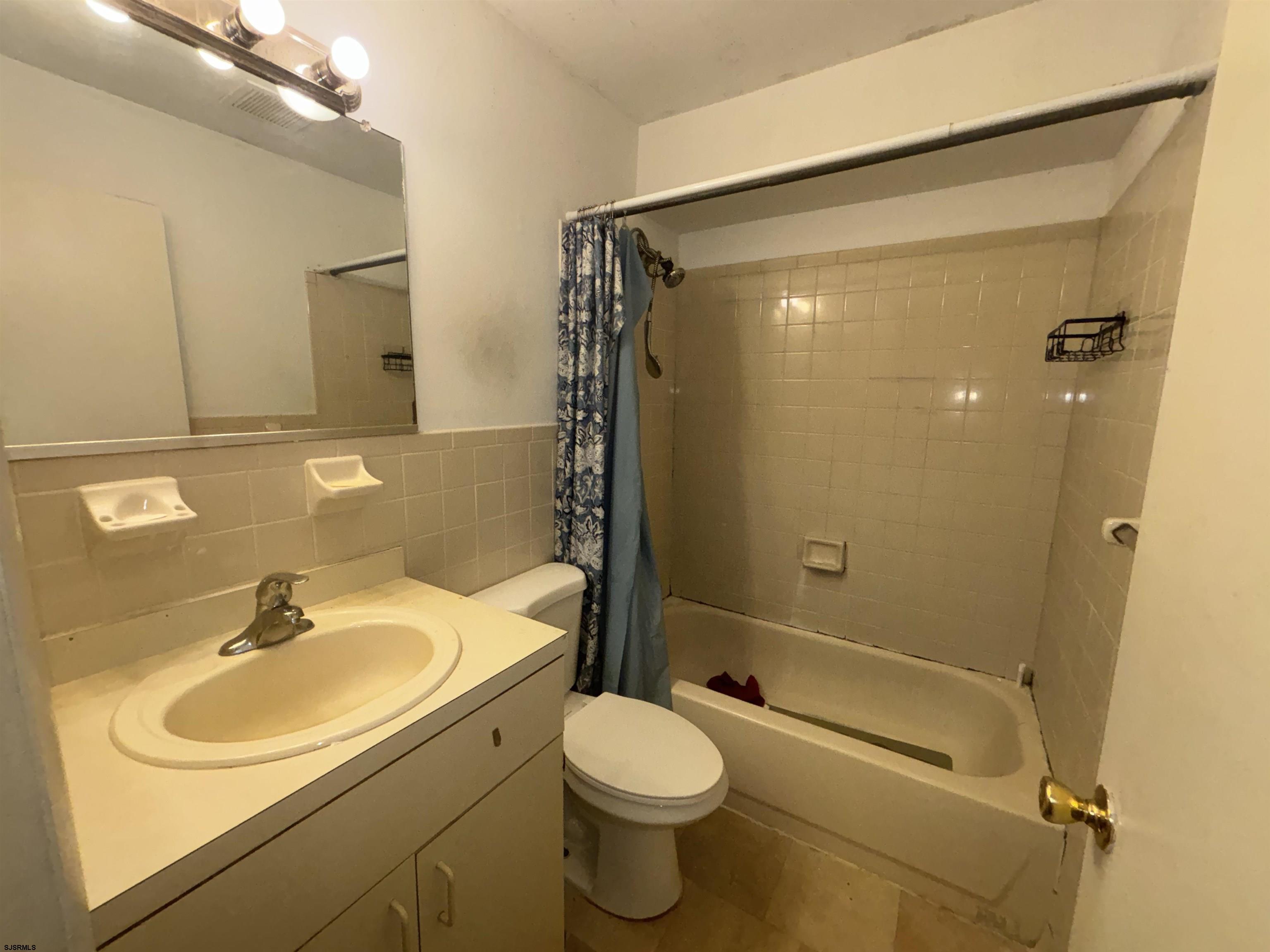 21G Oyster Bay Road Absecon NJ 08401-0000