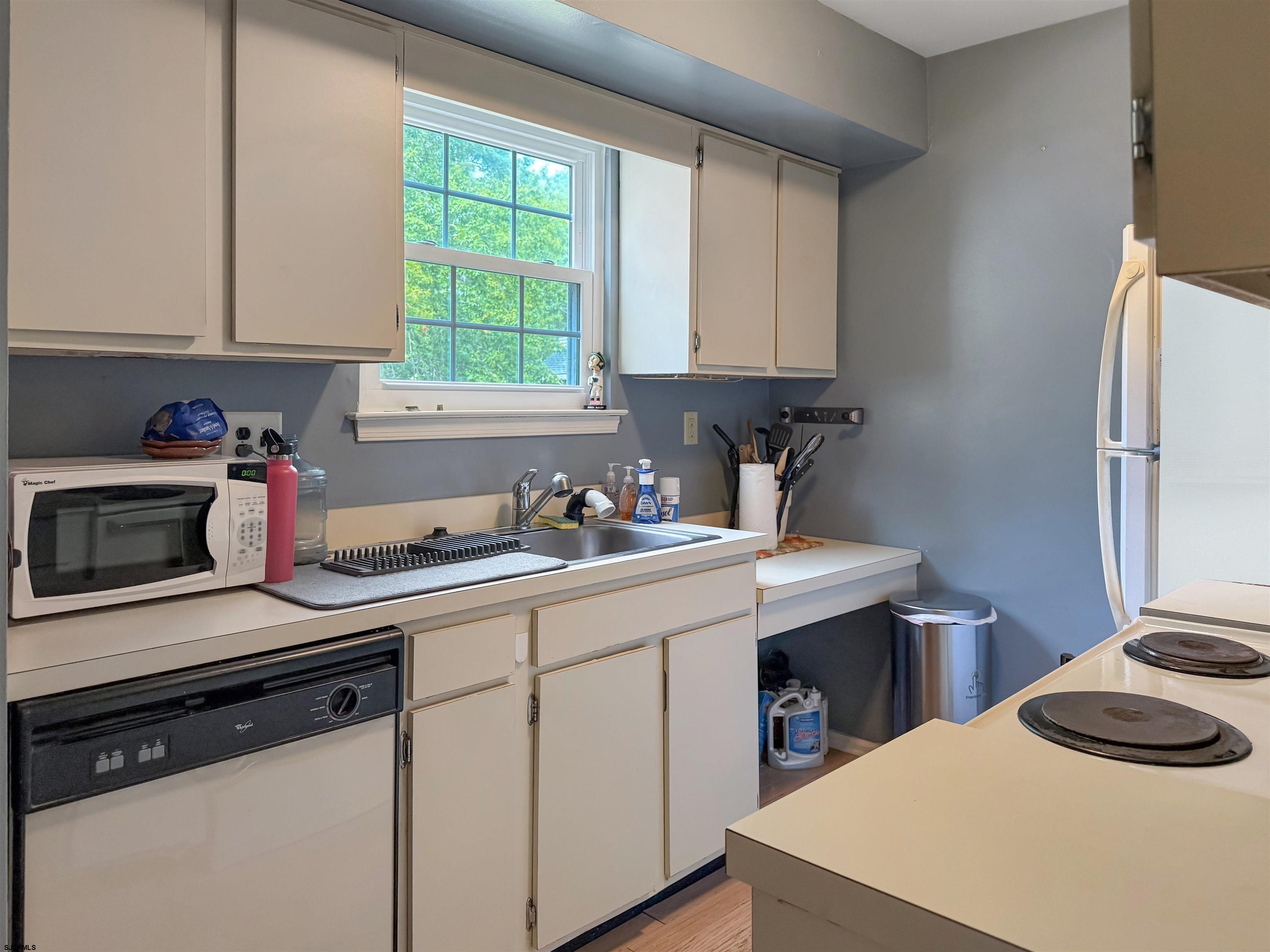 894 E Fishers Creek Road Smithville NJ 08205