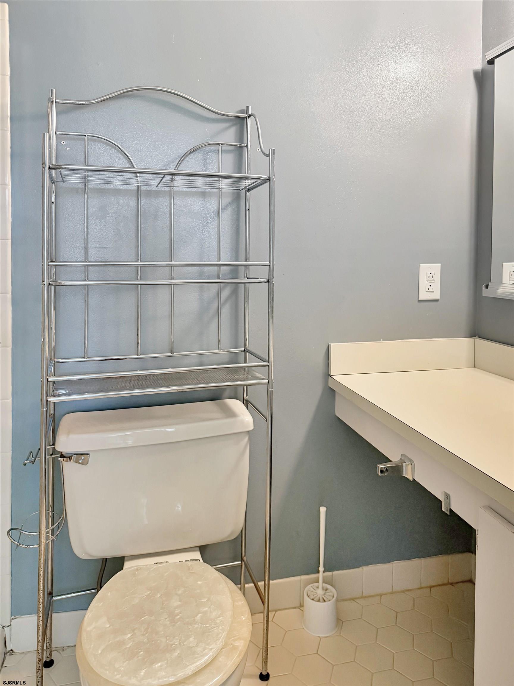 894 E Fishers Creek Road Smithville NJ 08205