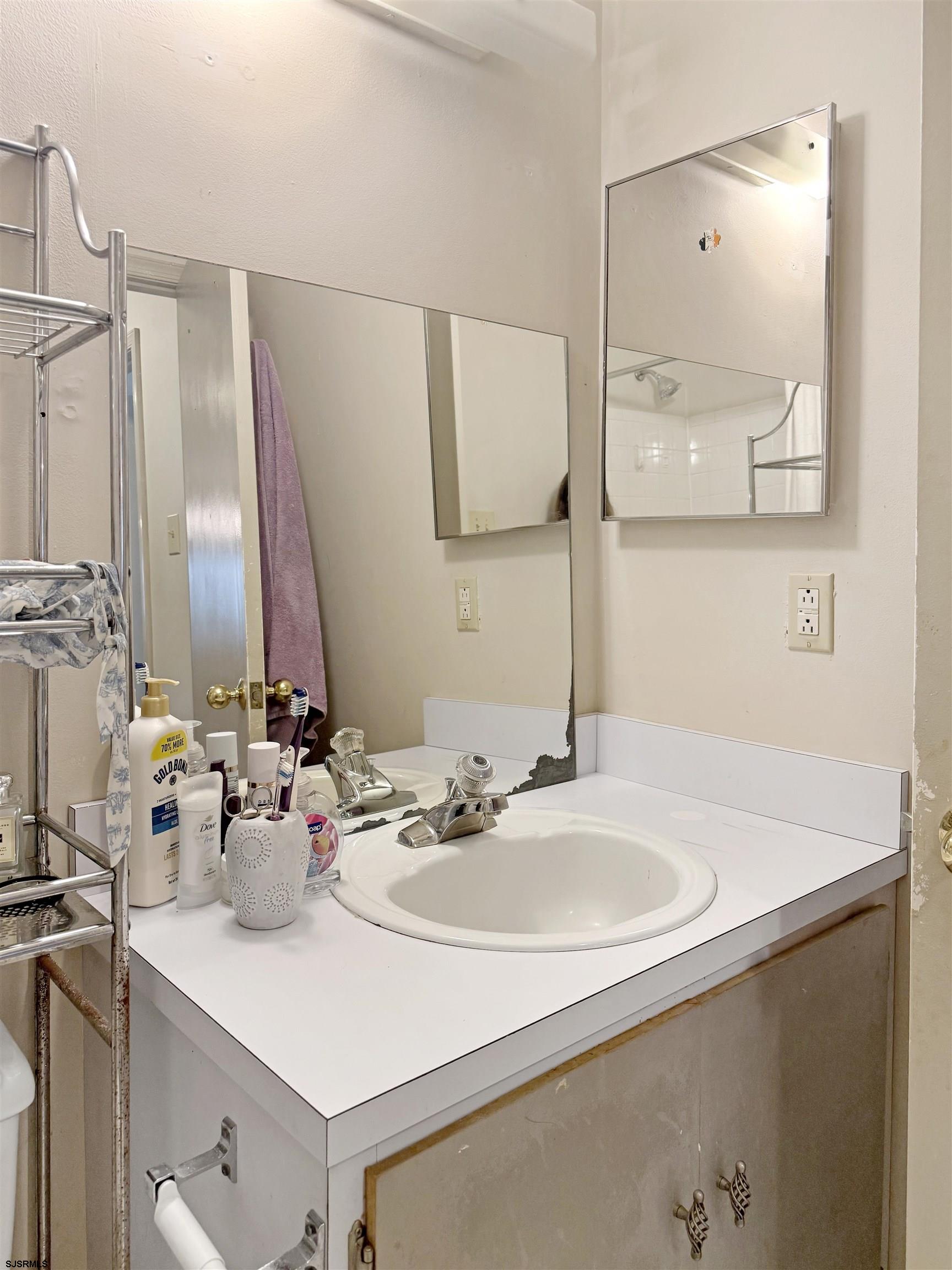 894 E Fishers Creek Road Smithville NJ 08205