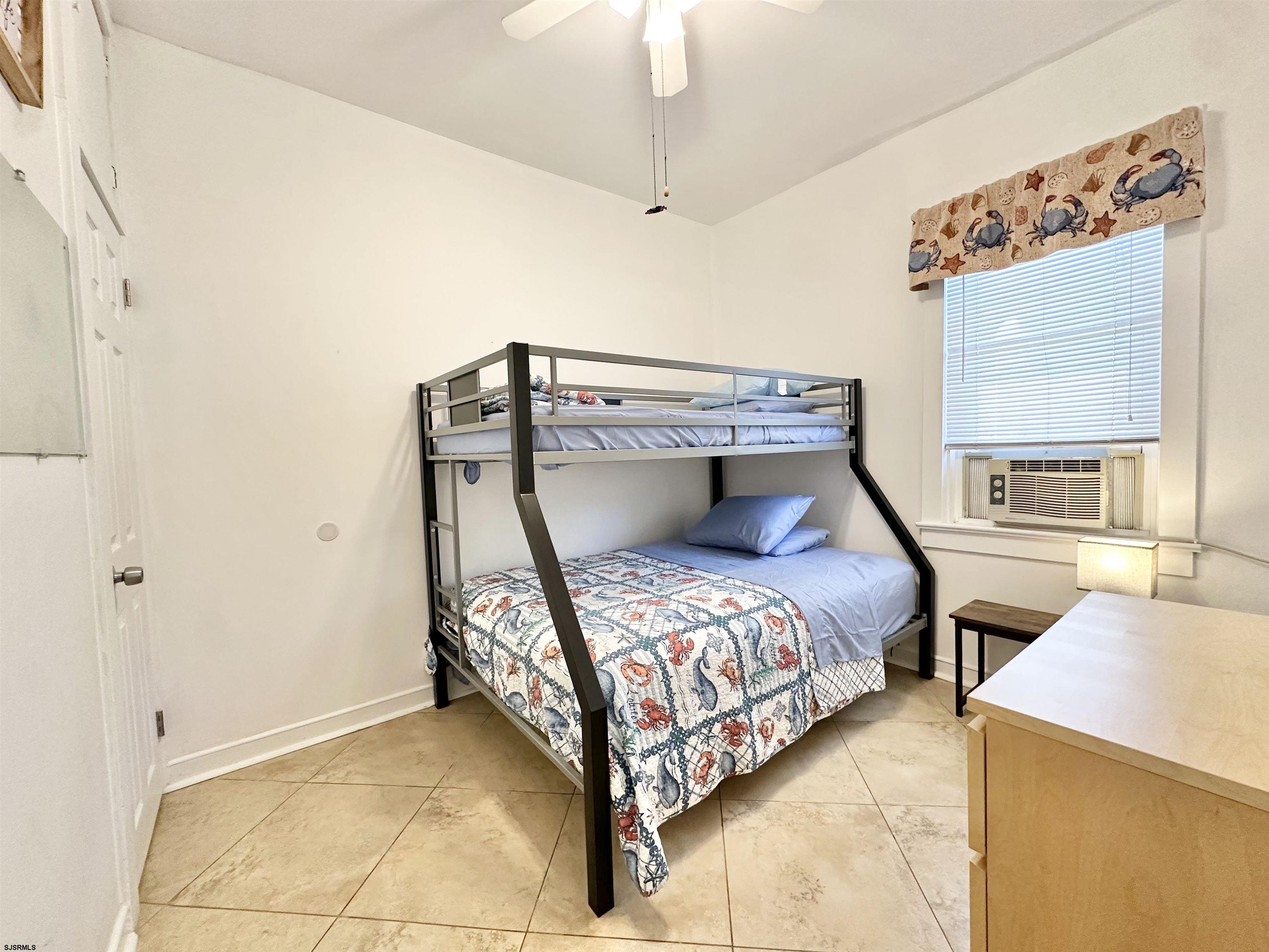 148 E Burk Avenue Wildwood NJ 08260-1647