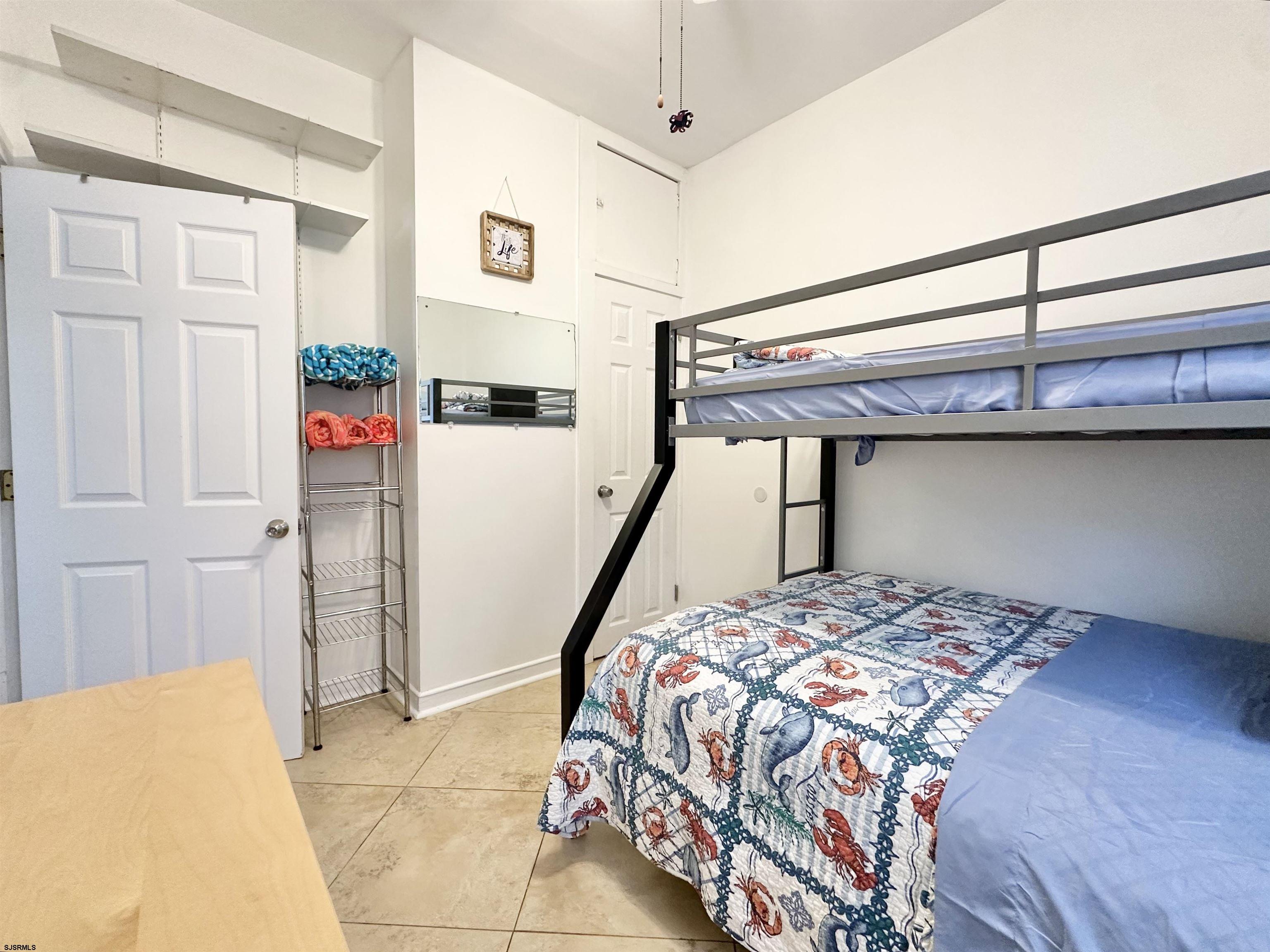 148 E Burk Avenue Wildwood NJ 08260-1647