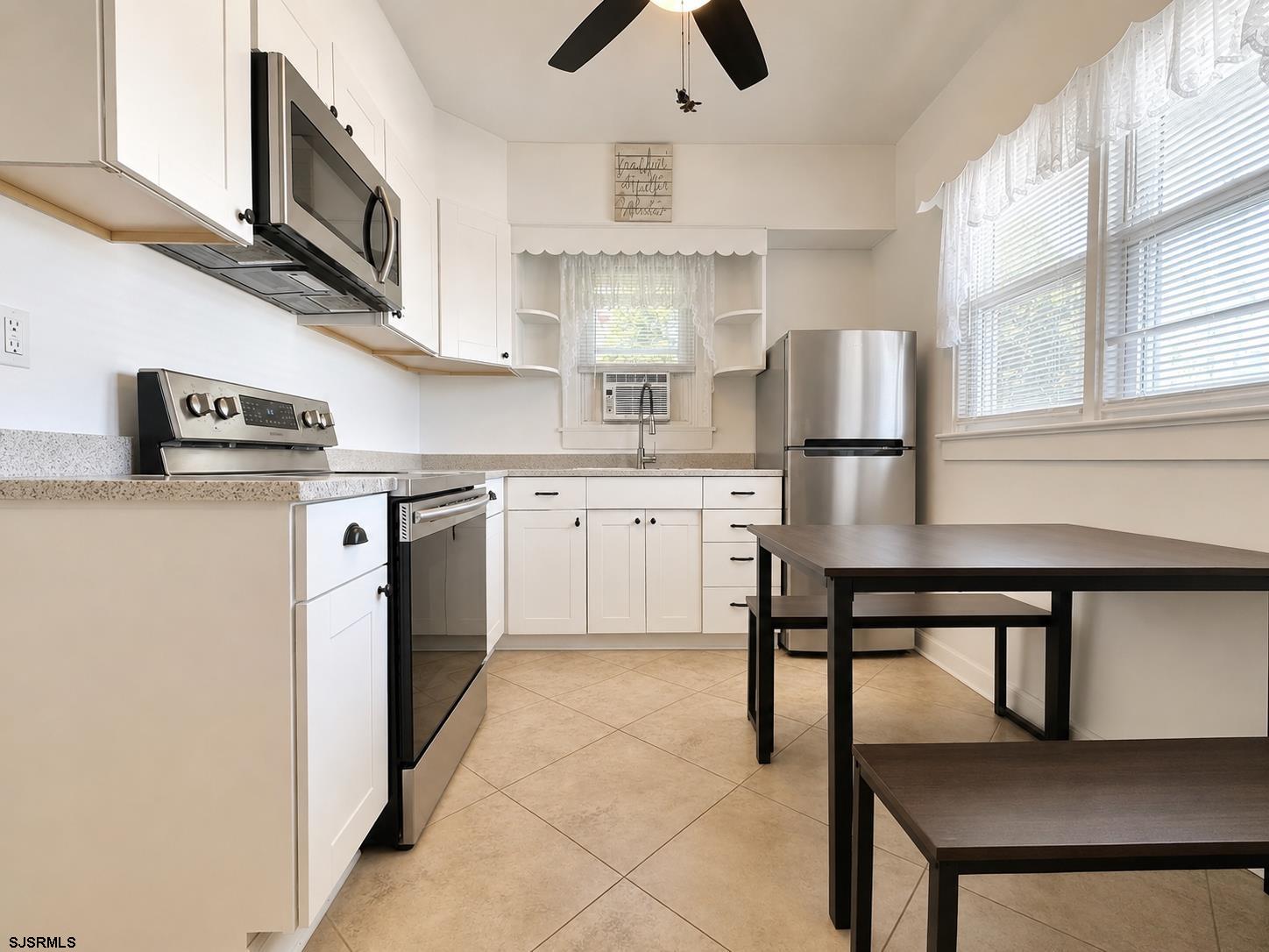 148 E Burk Avenue Wildwood NJ 08260-1647