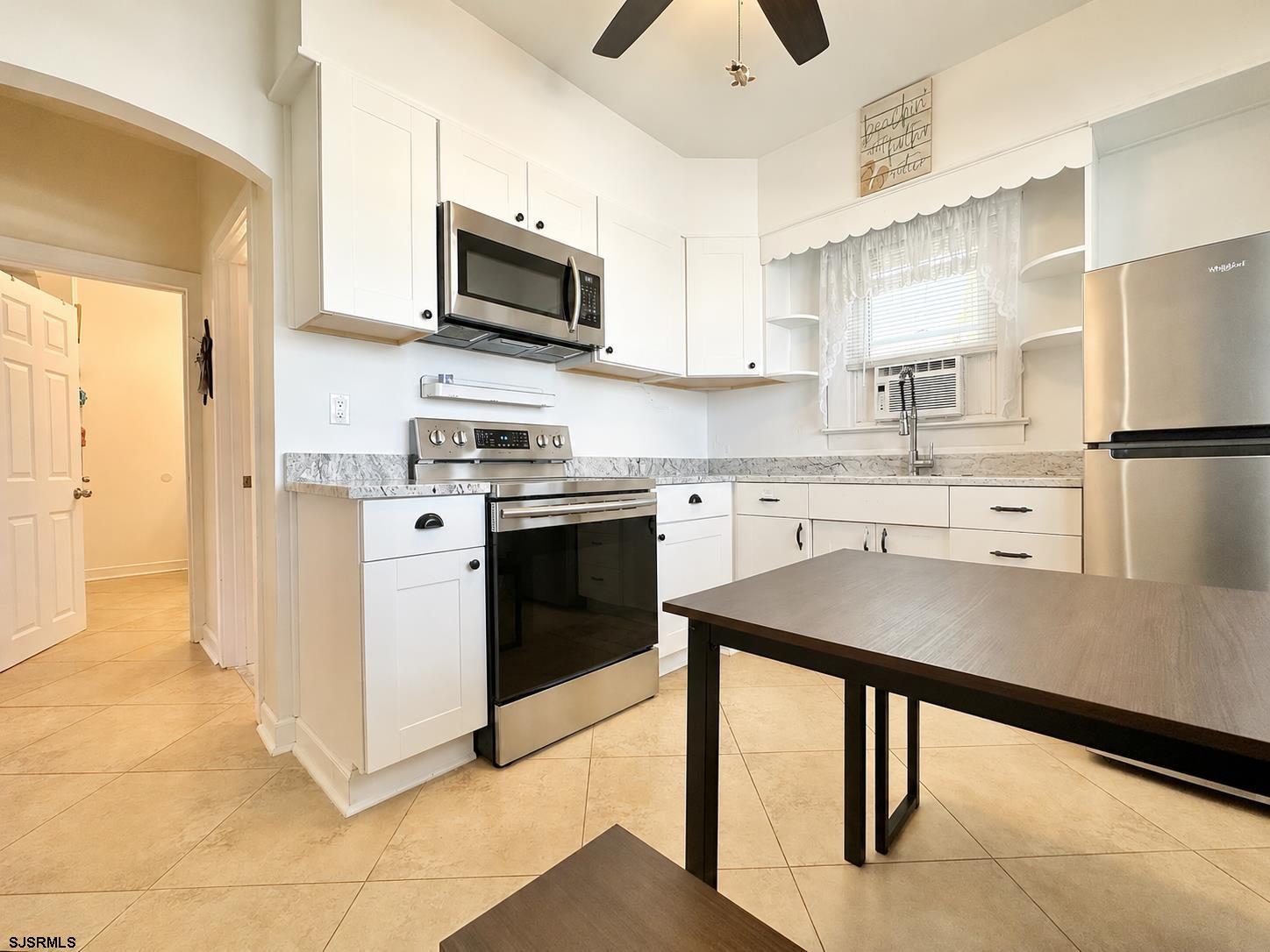 148 E Burk Avenue Wildwood NJ 08260-1647