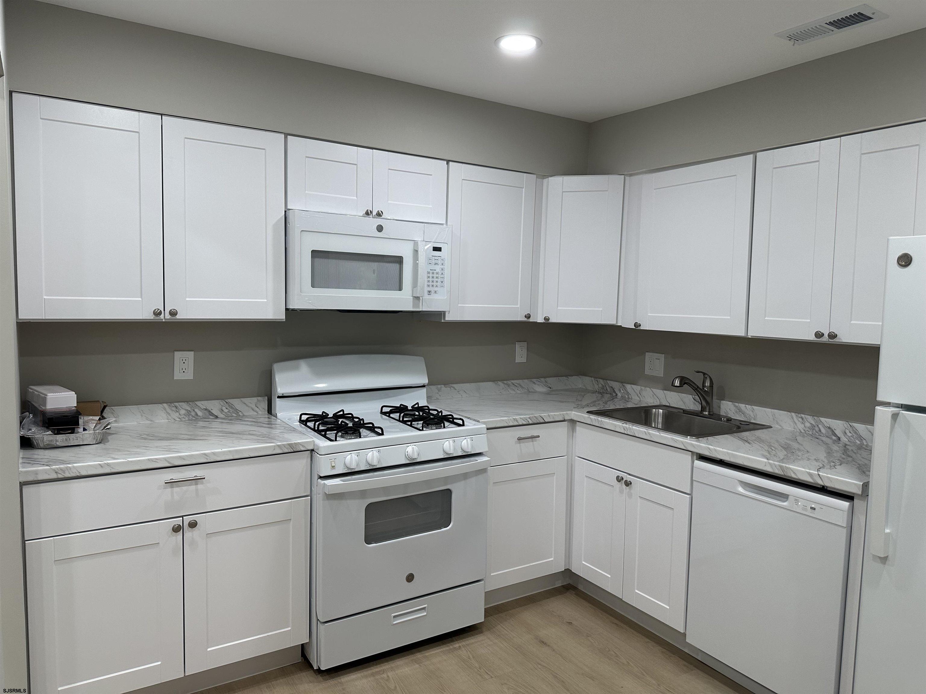 6 Oyster Bay Absecon NJ 08201