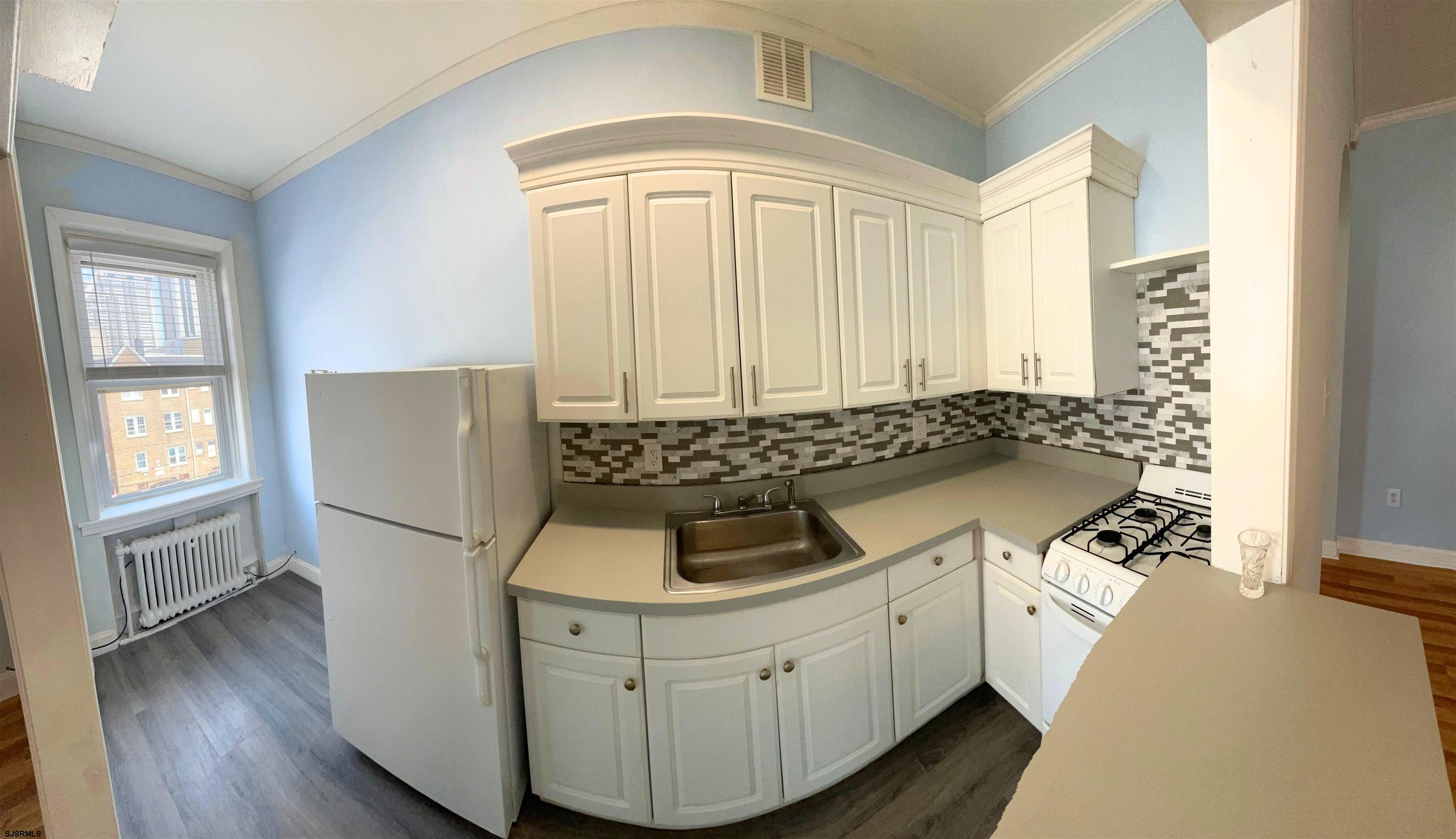 2 S Hartford Avenue Atlantic City NJ 08401