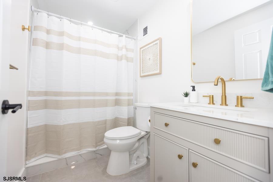215 E Leaming Avenue Wildwood NJ 08260