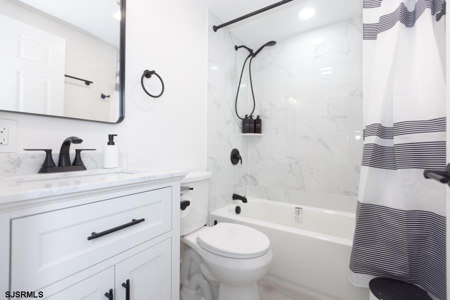 215 E Leaming Avenue Wildwood NJ 08260