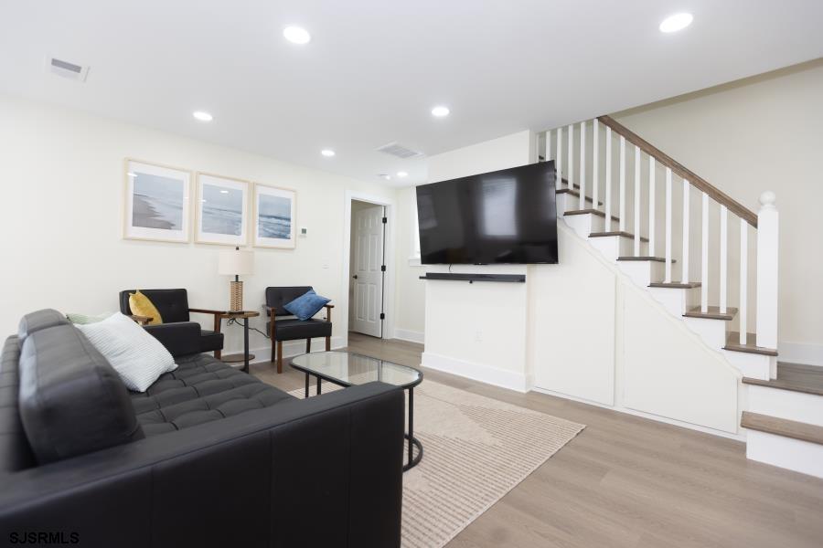 215 E Leaming Avenue Wildwood NJ 08260