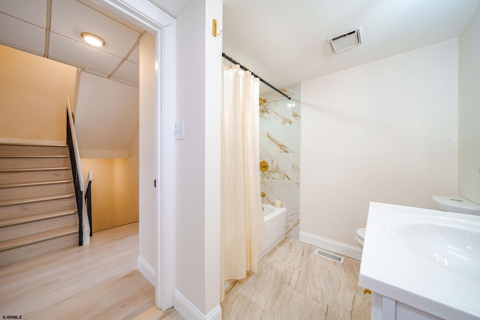 18 Empire Drive Egg Harbor Township NJ 08232