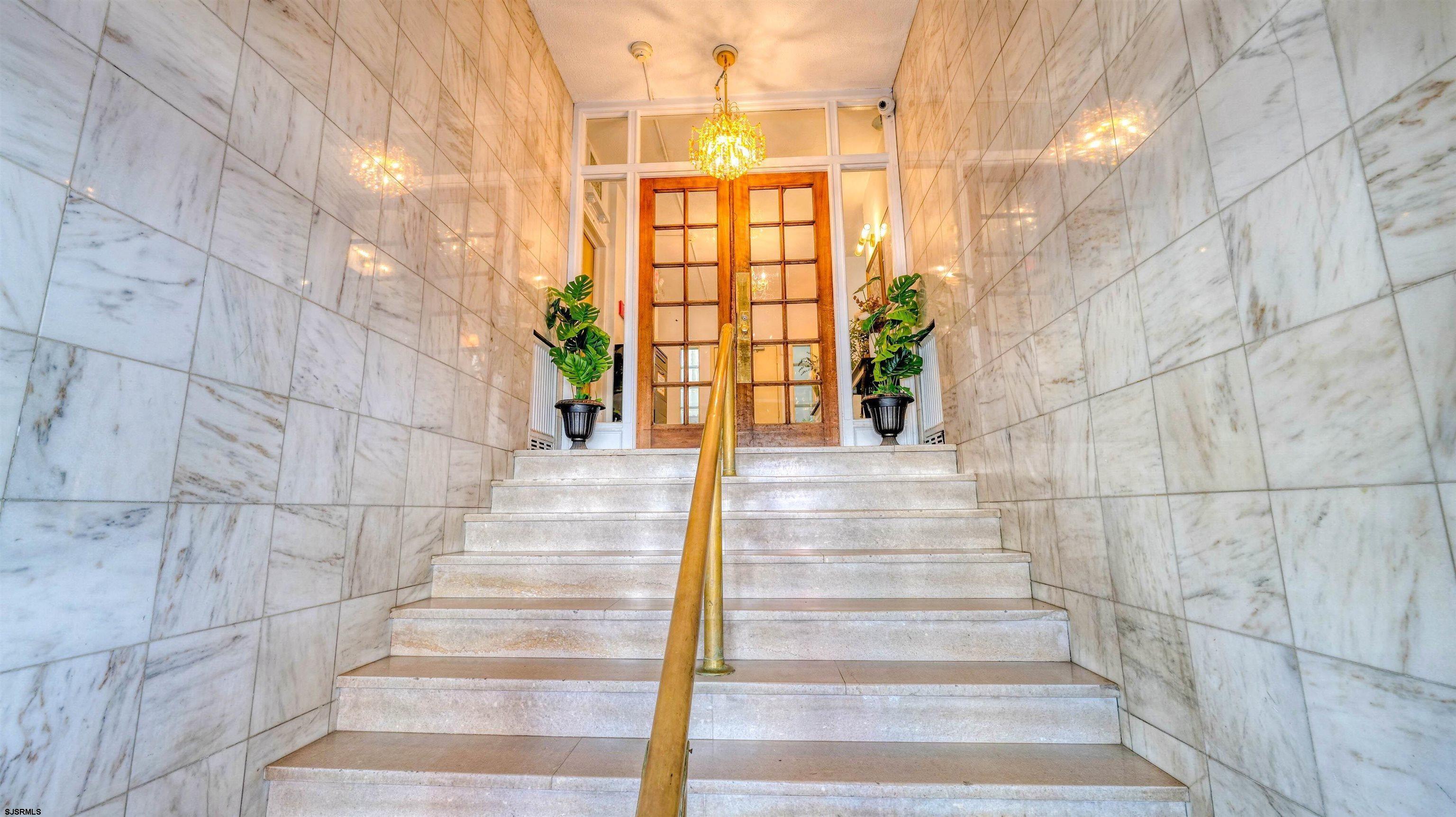 2 S Hartford Avenue Atlantic City NJ 08401