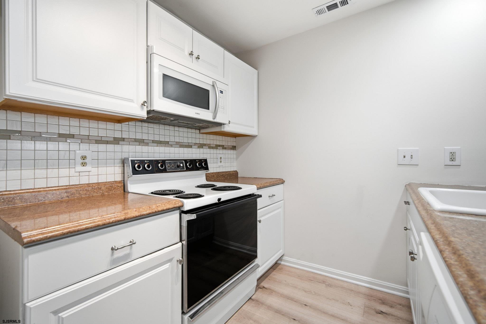 17 Driftwood Court Smithville NJ 08205