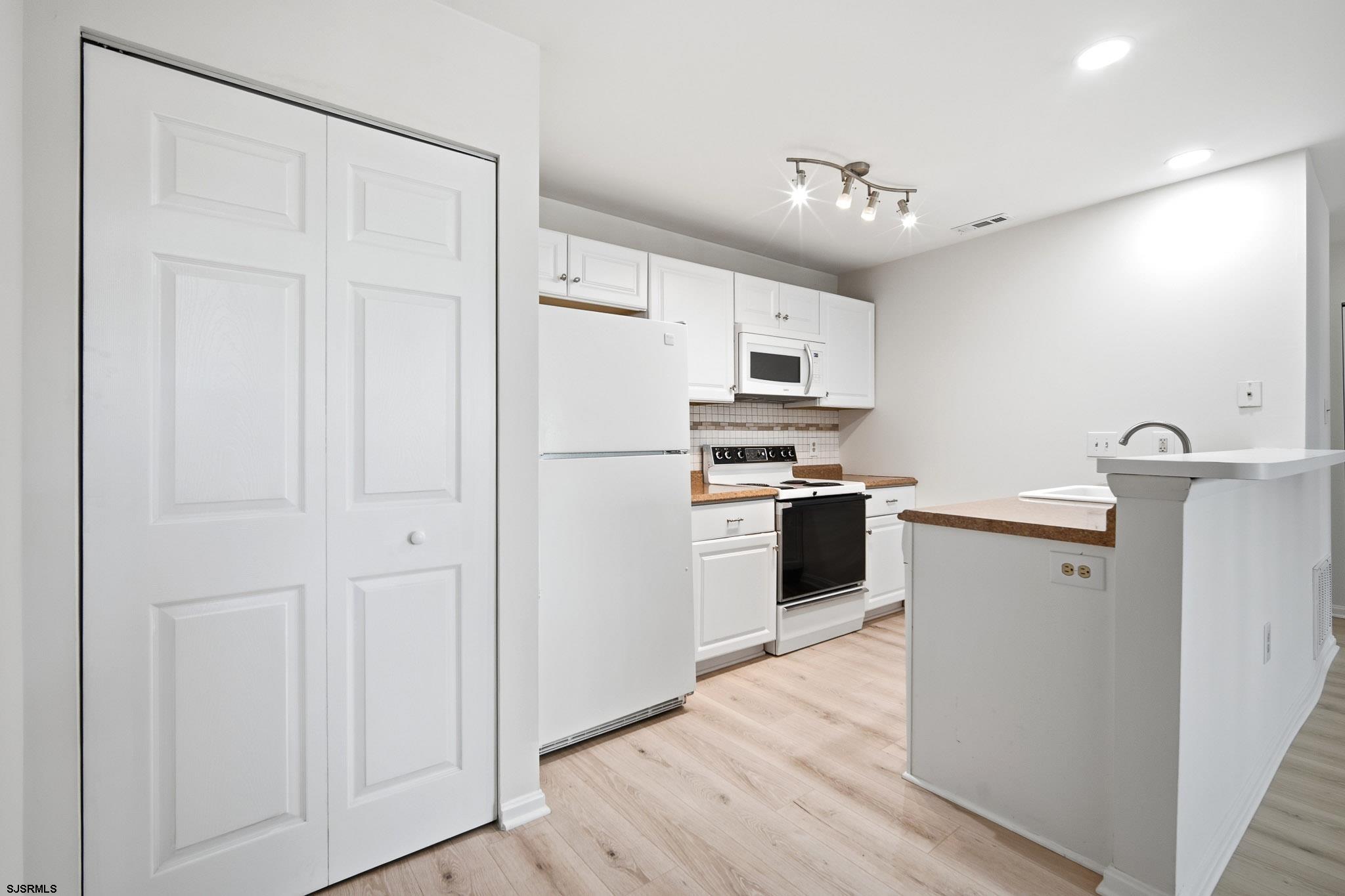 17 Driftwood Court Smithville NJ 08205