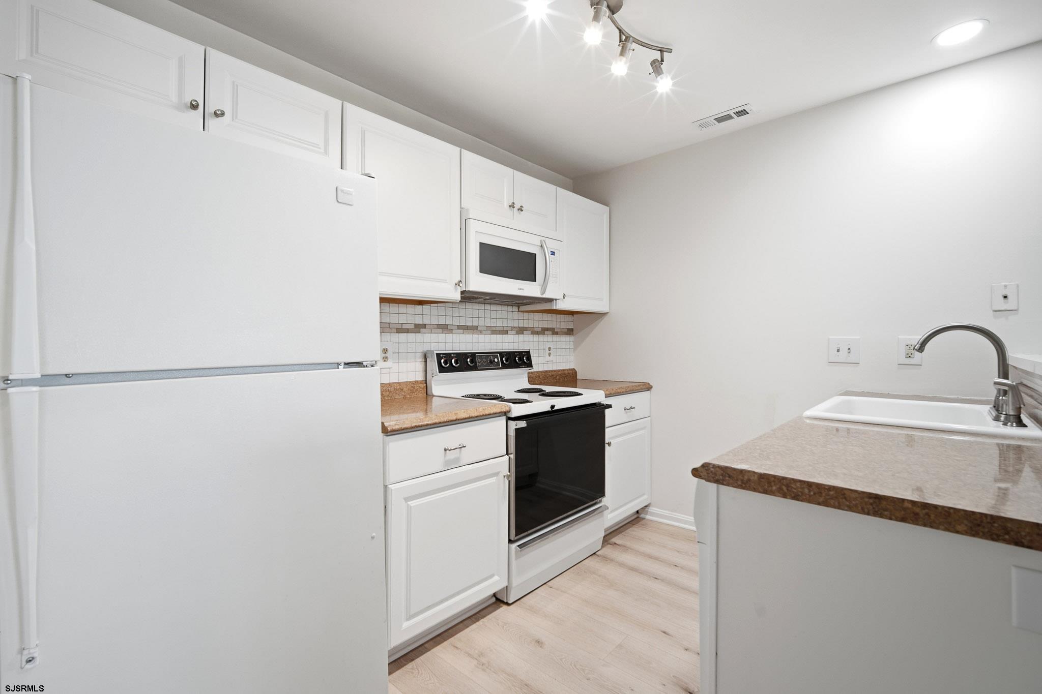 17 Driftwood Court Smithville NJ 08205