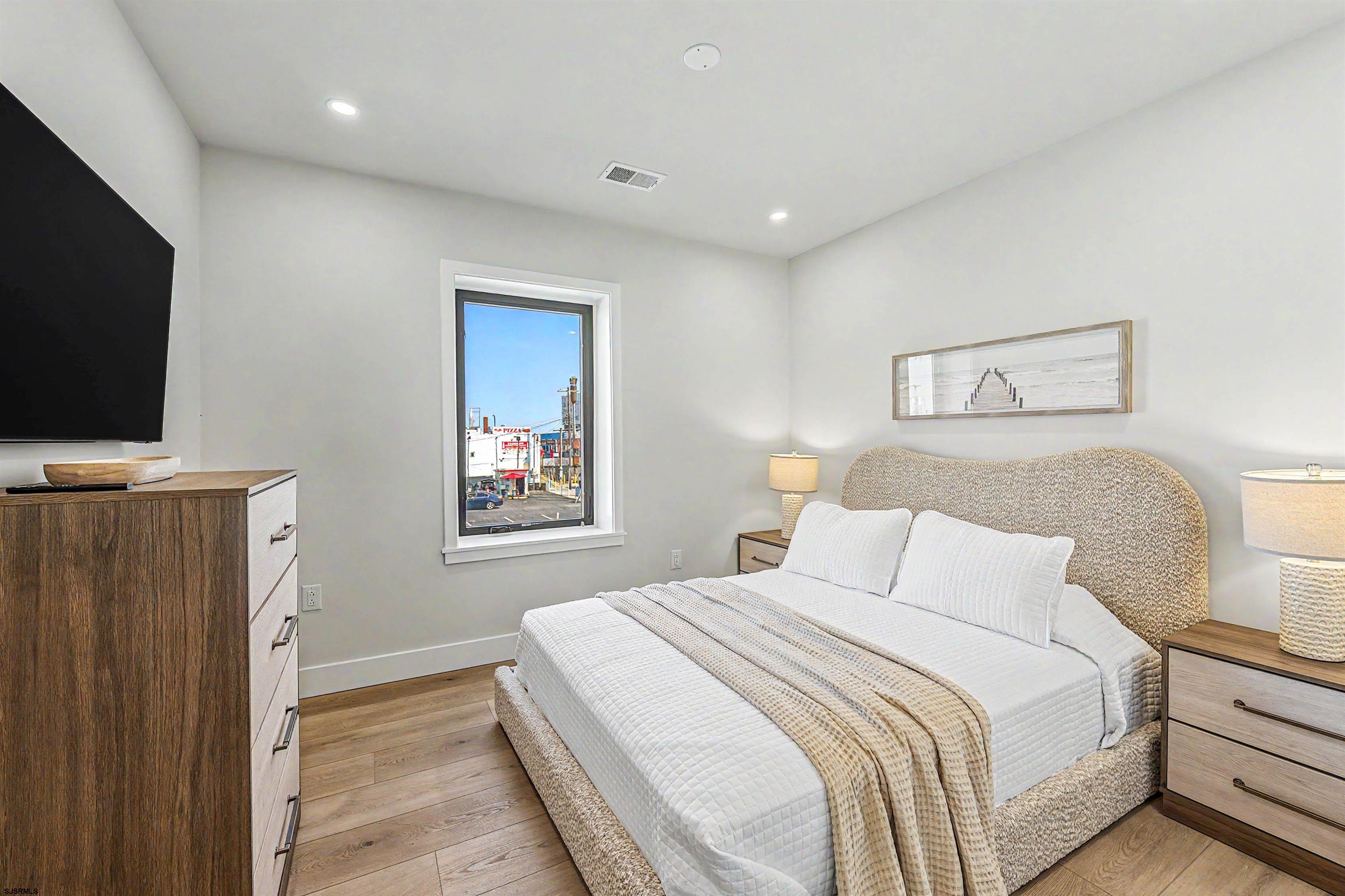 323 E Oak Avenue Wildwood NJ 08260