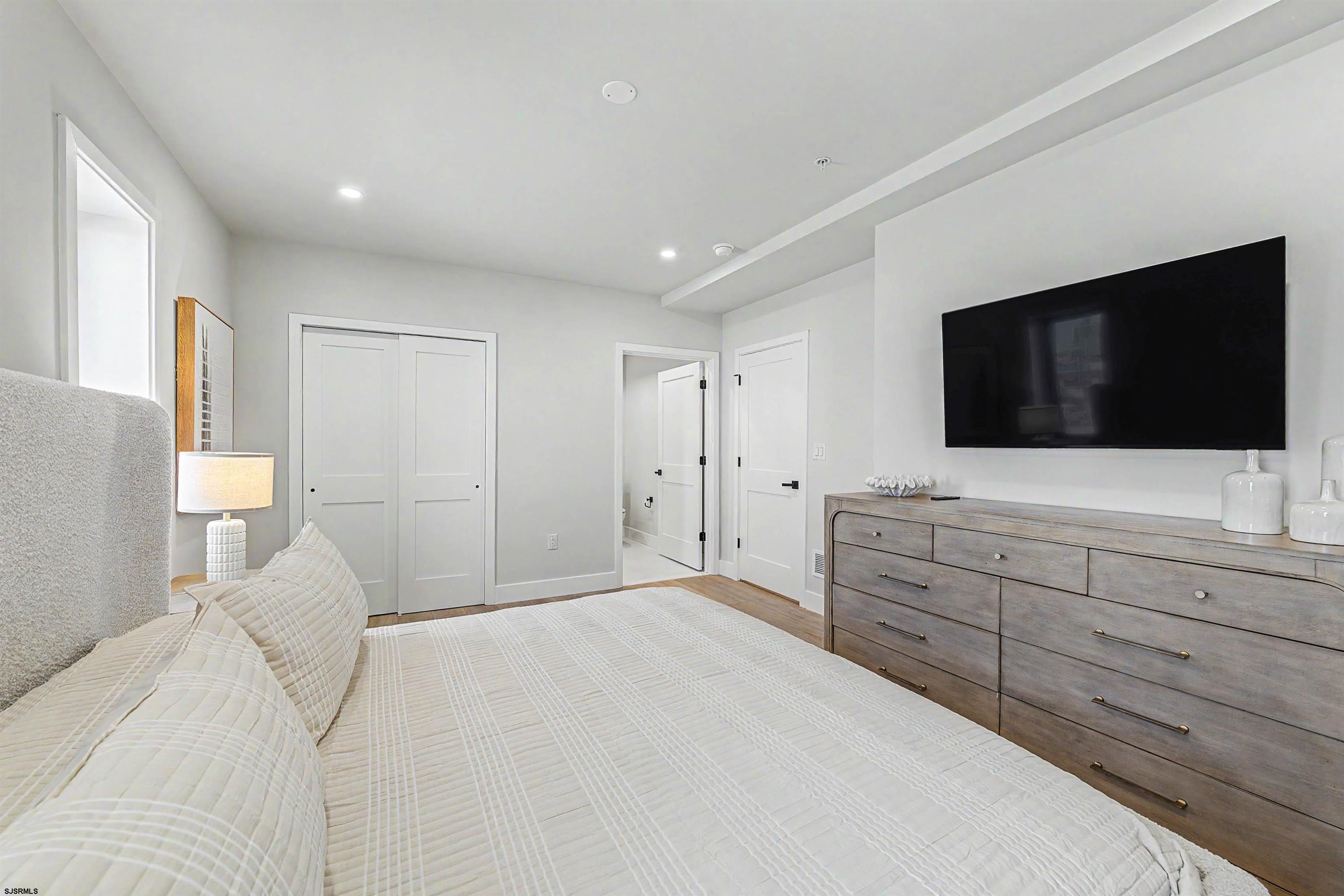 323 E Oak Avenue Wildwood NJ 08260