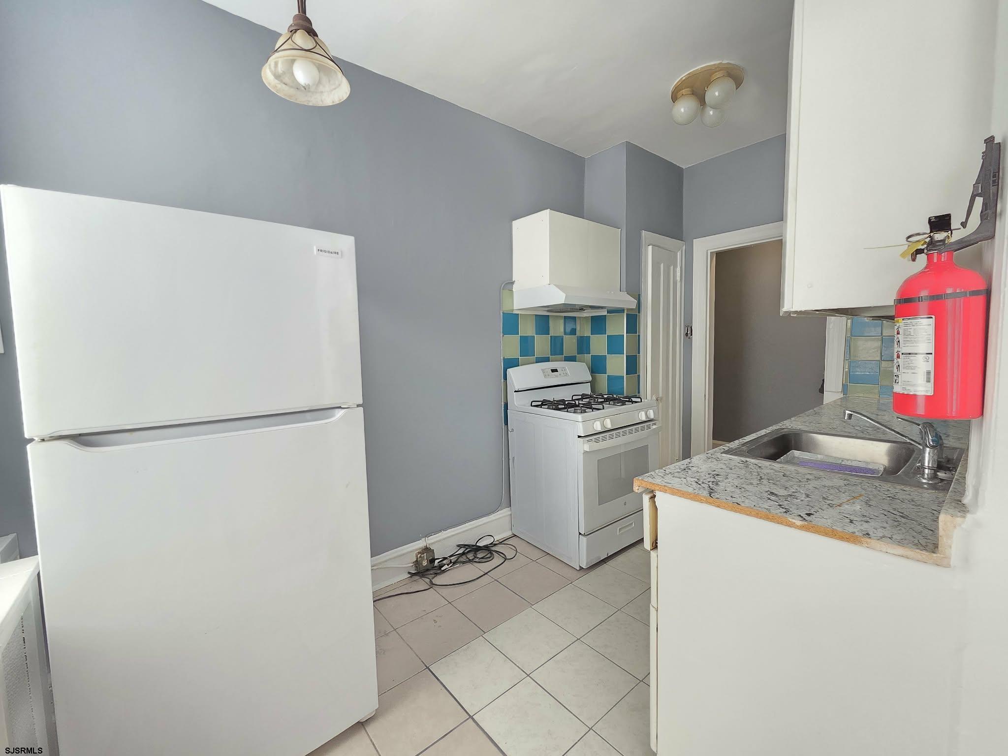2 S Hartford Avenue Atlantic City NJ 08401